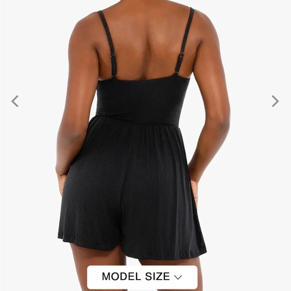 Black Women's romper NWT - Picture 7 of 10